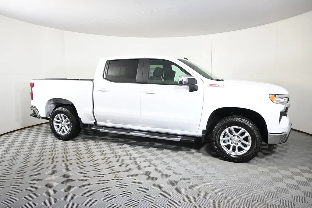 2026 Chevrolet Silverado 1500 LT - Photo 9