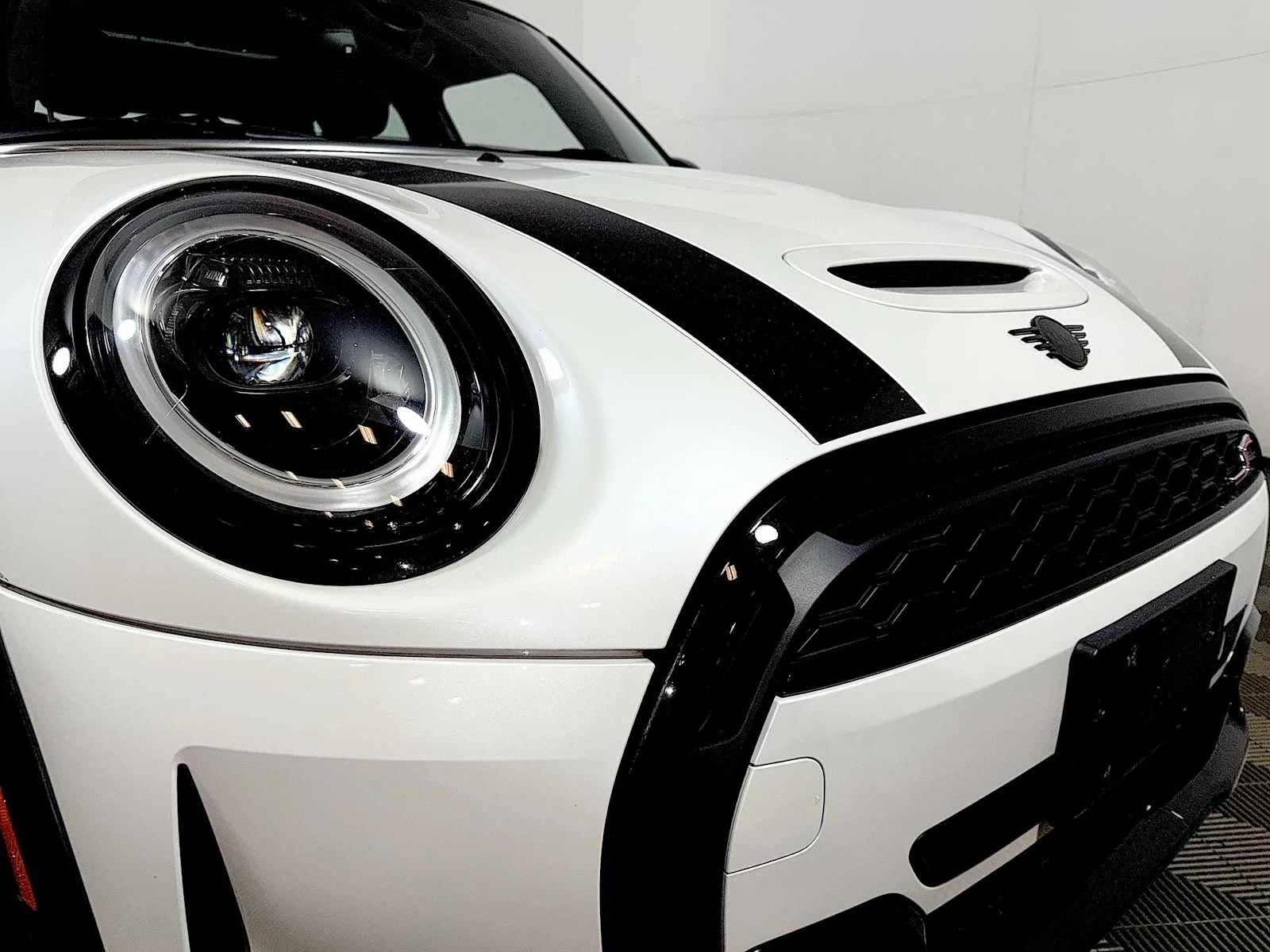 Used 2023 Nanuq White Metallic MINI Cooper S image 24