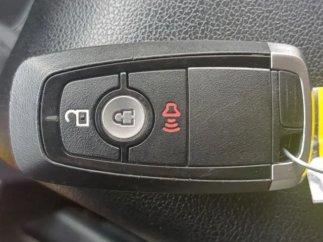 Used 2019 Blue Candy Ford SE image 29