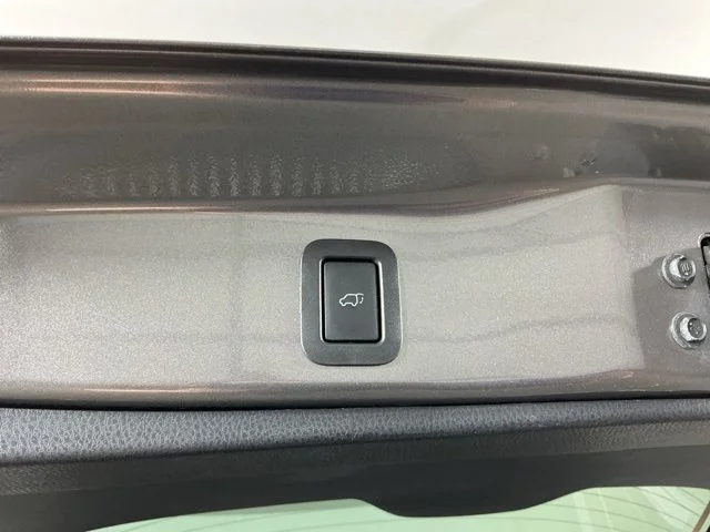 Used 2017 Gray Toyota LE Plus image 28