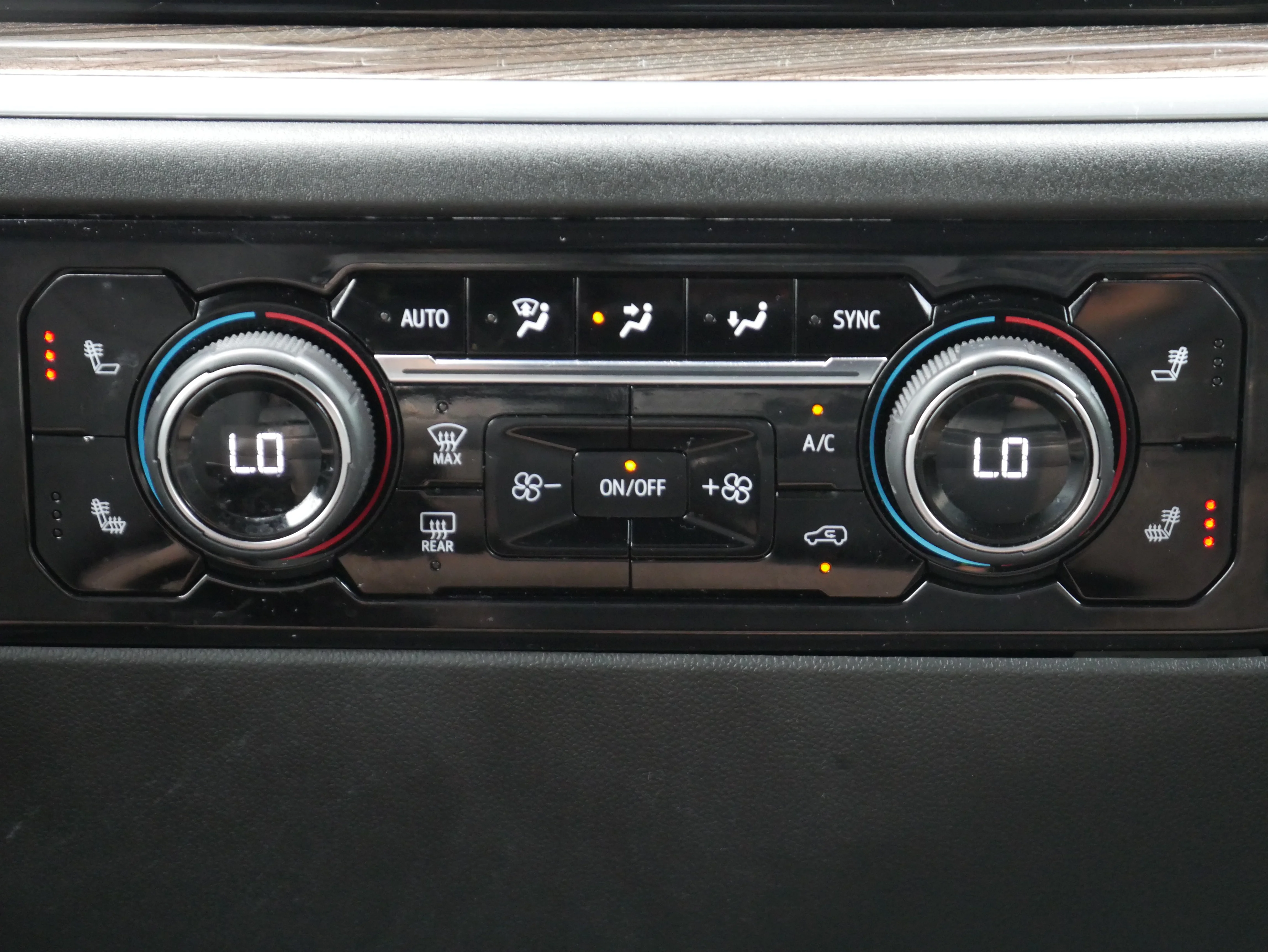 2023 Chevrolet Silverado 1500 RST - Photo 21