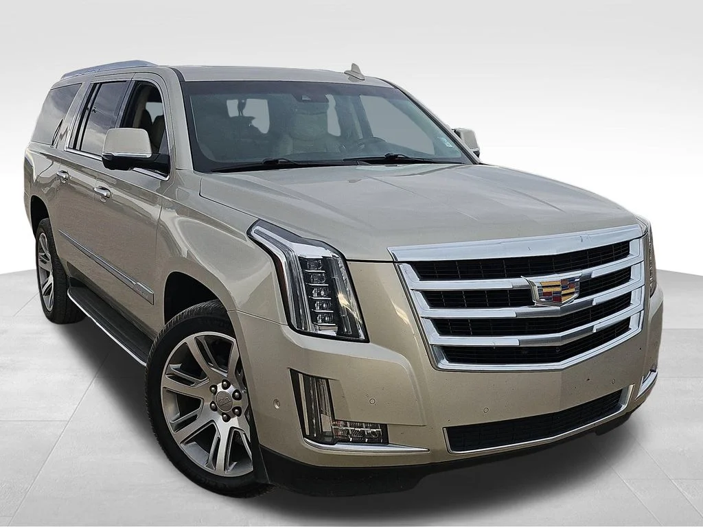 Used 2017 Silver Coast Metallic Cadillac Luxury image 10
