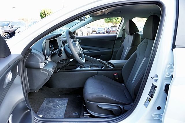 New 2026 White Hyundai SE image 15