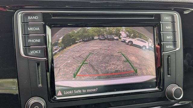 Used 2016 Silver Volkswagen 1.8T SEL image 21