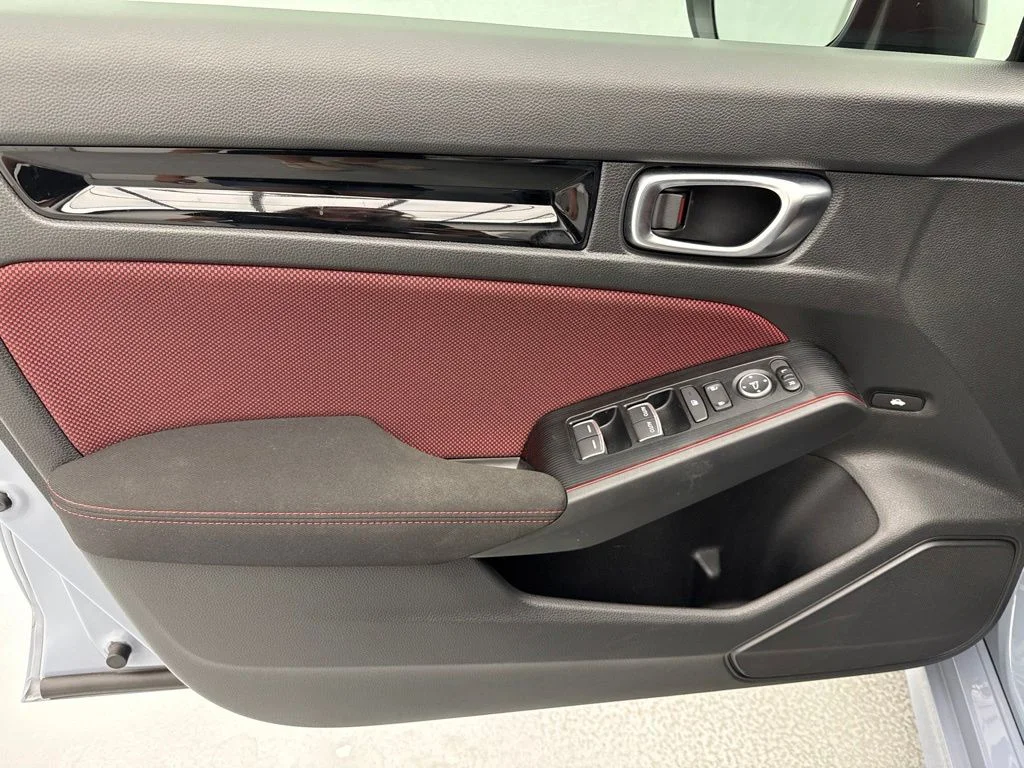Used 2023  Honda Si image 18