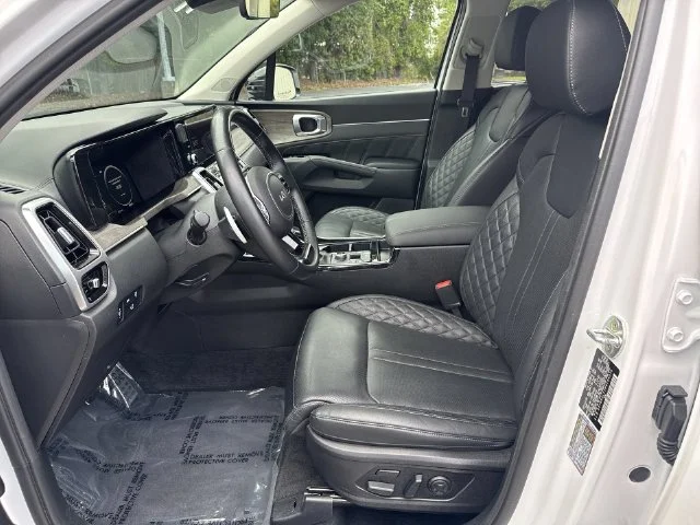 Used 2023 White Kia X-Line SX Prestige image 18