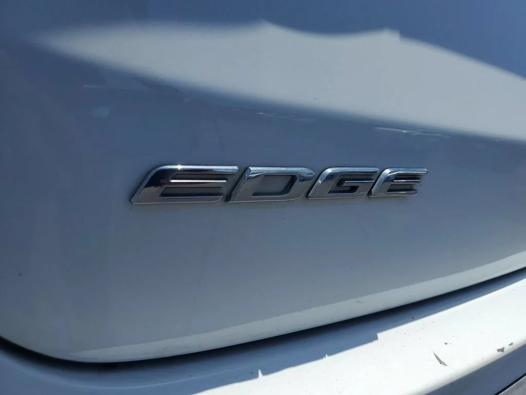 Used 2020 White Ford SE image 35