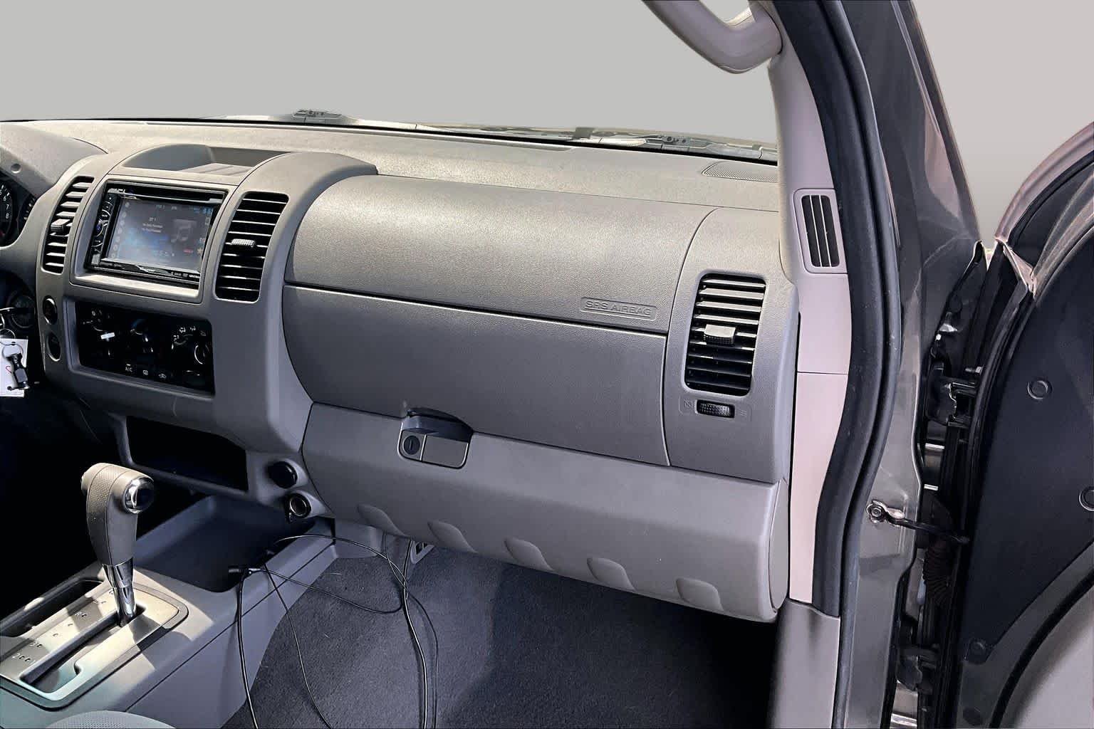Used 2007 Storm Gray Nissan SE image 17