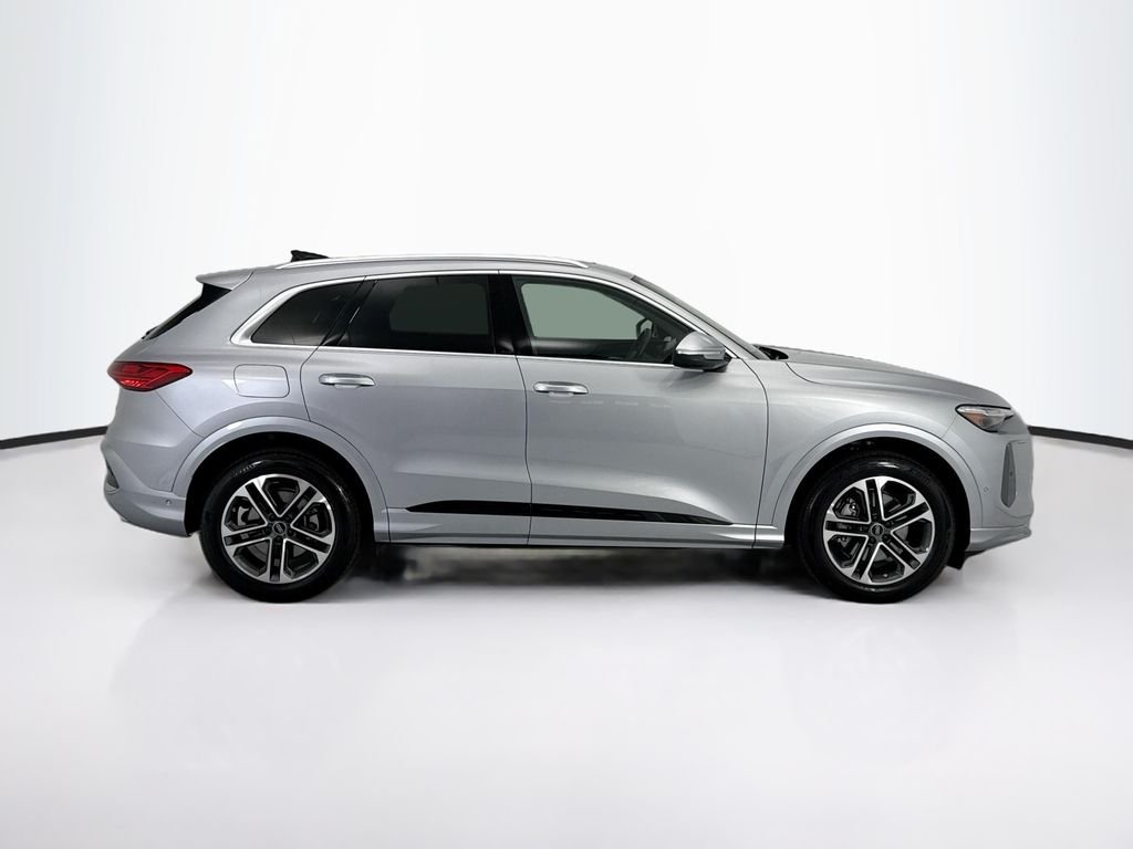 Used 2025 Florett Silver Metallic Audi 2.0T Prestige image 4