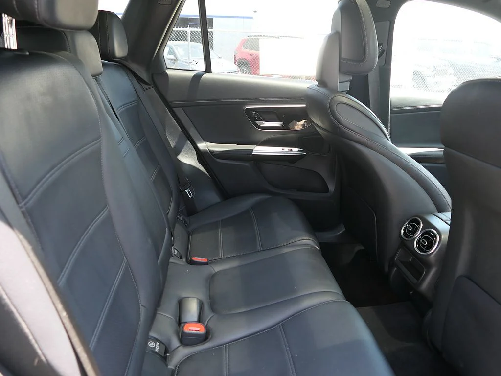 Used 2024 White Mercedes-Benz GLC 300 image 22