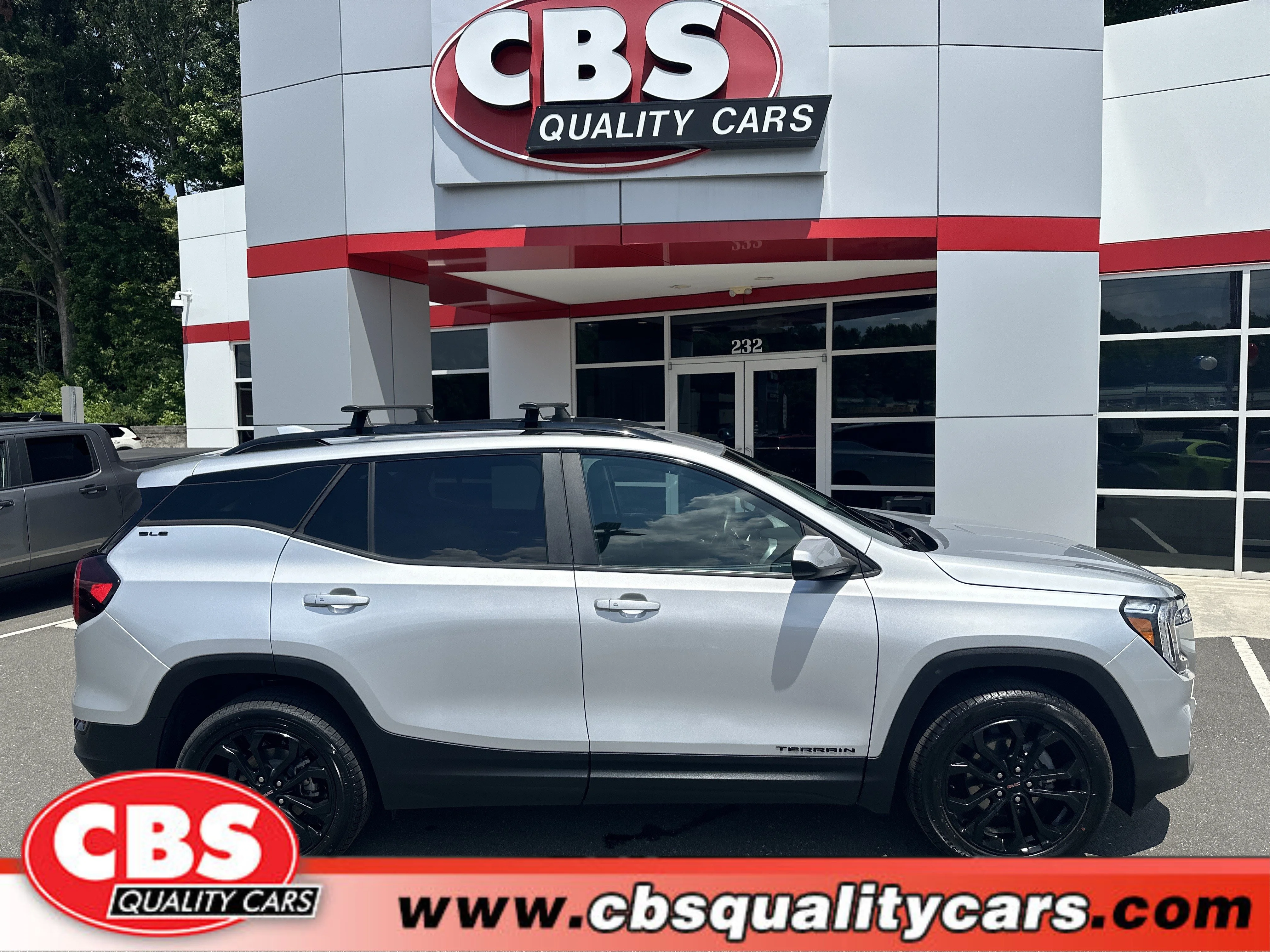 Used 2022 Quicksilver Metallic GMC SLE image 1