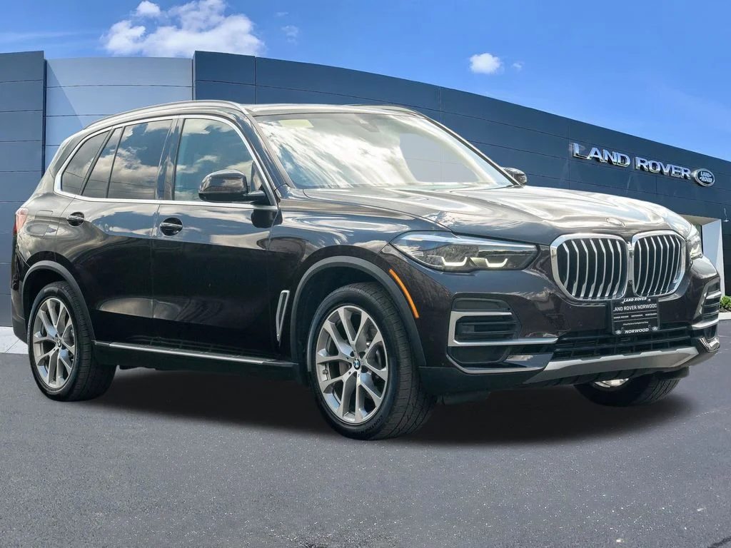 Used 2022 Brown BMW xDrive40i image 3