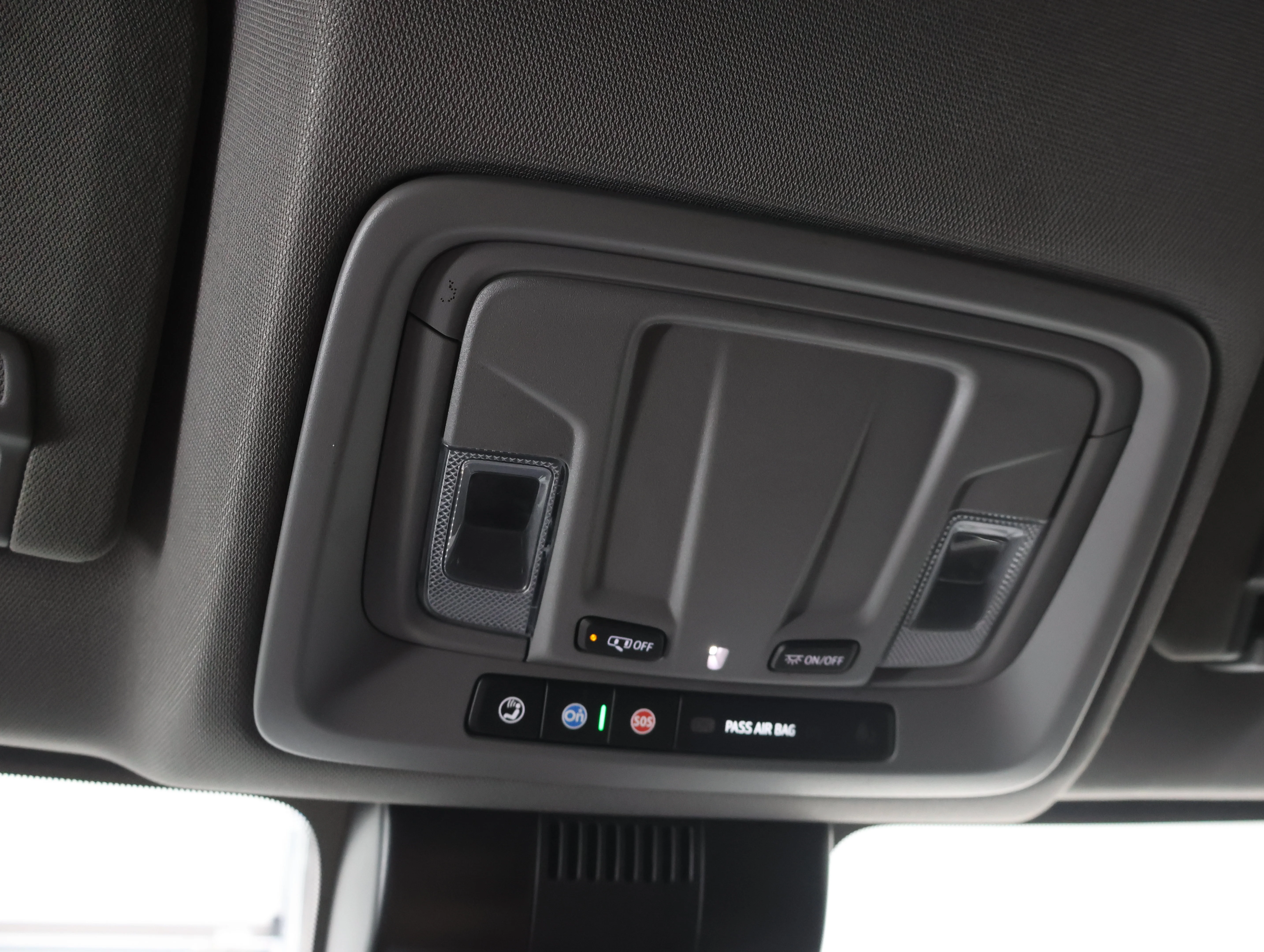 Used 2025 Summit White GMC SLE image 58