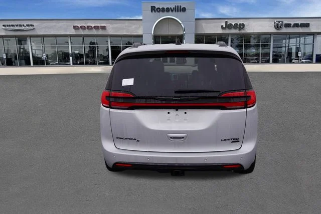 New 2026 Silver Mist Clear-Coat Exterior Paint Chrysler Limited image 4