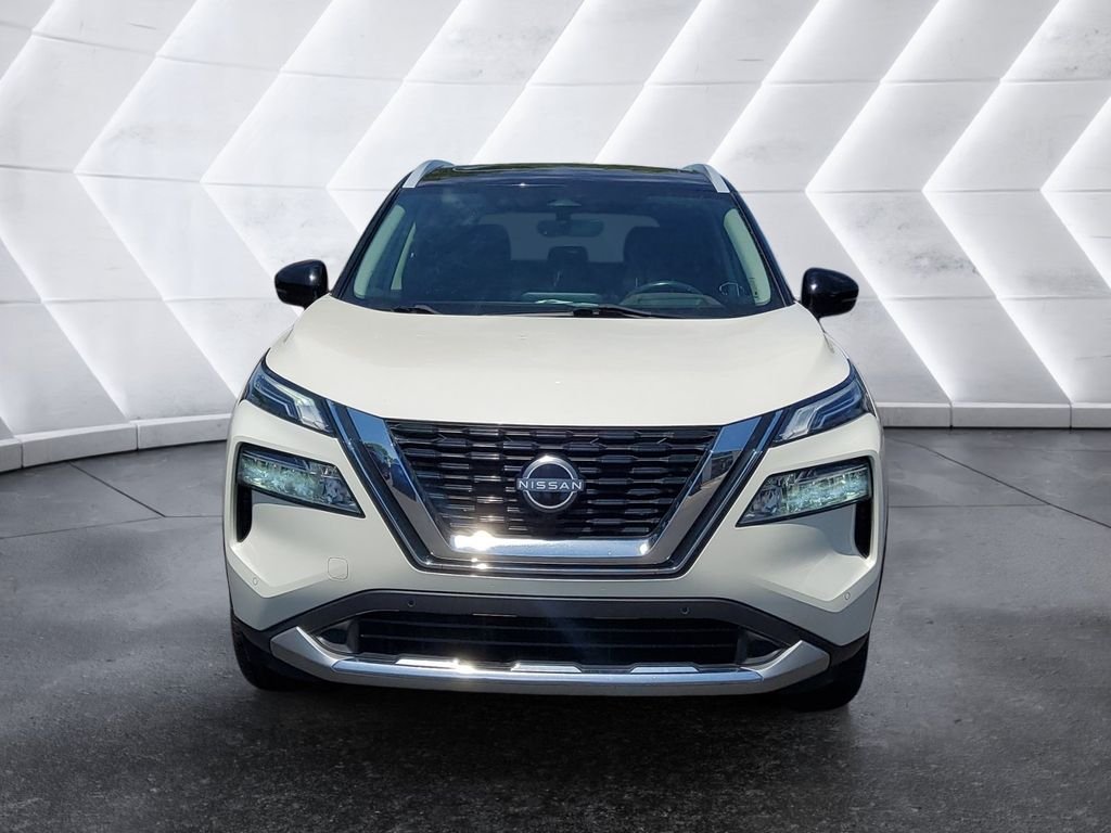 Used 2023 White Nissan Platinum image 2