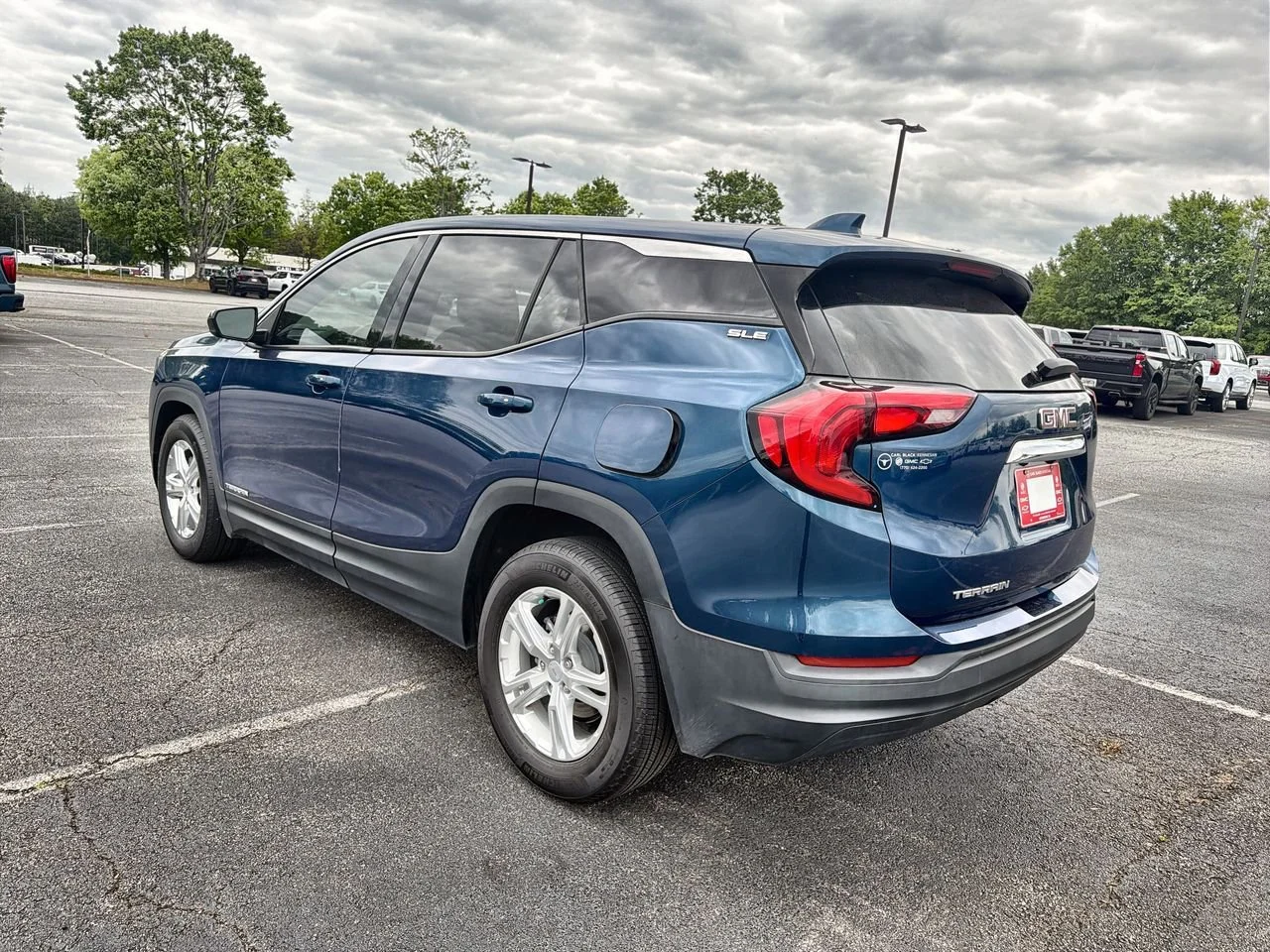 Used 2019 BLUE EMERALD METALLIC GMC SLE image 6