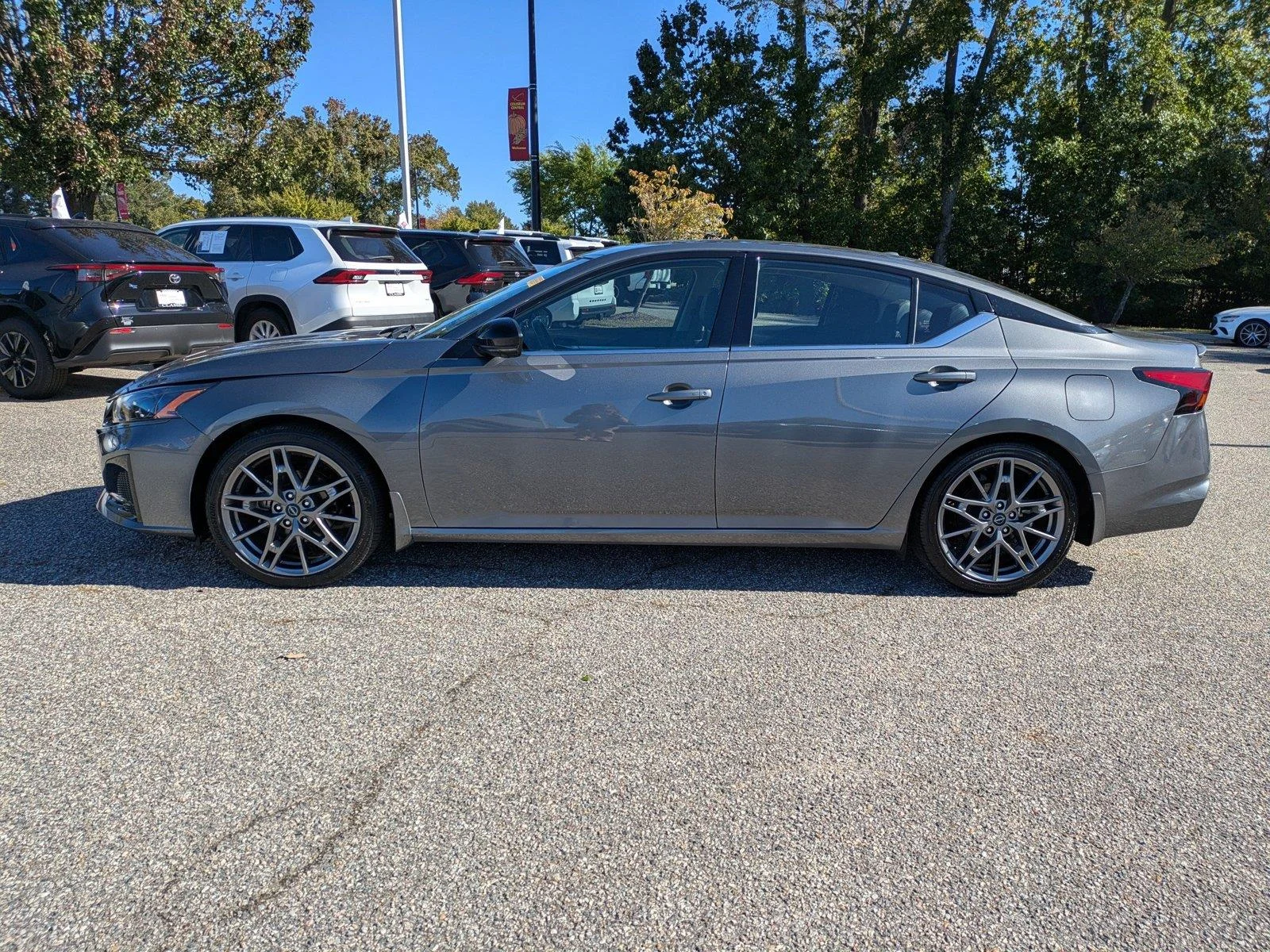 Used 2024 Gun Metallic Nissan 2.0 SR image 7