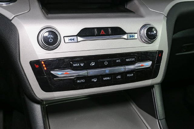 Used 2023 White Ford XLT image 26