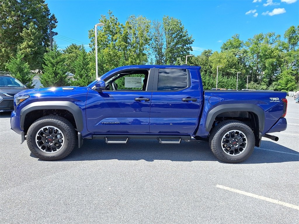 New 2025 Toyota Tacoma Hybrid TRD Off Road 4D Crew Cab in #8456