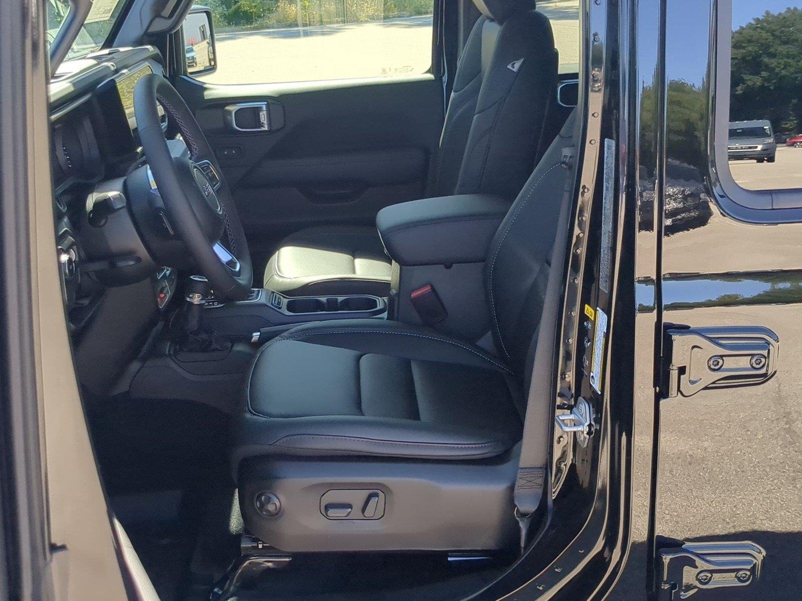 New 2027 Black Clear-Coat Paint Jeep Rewind image 11