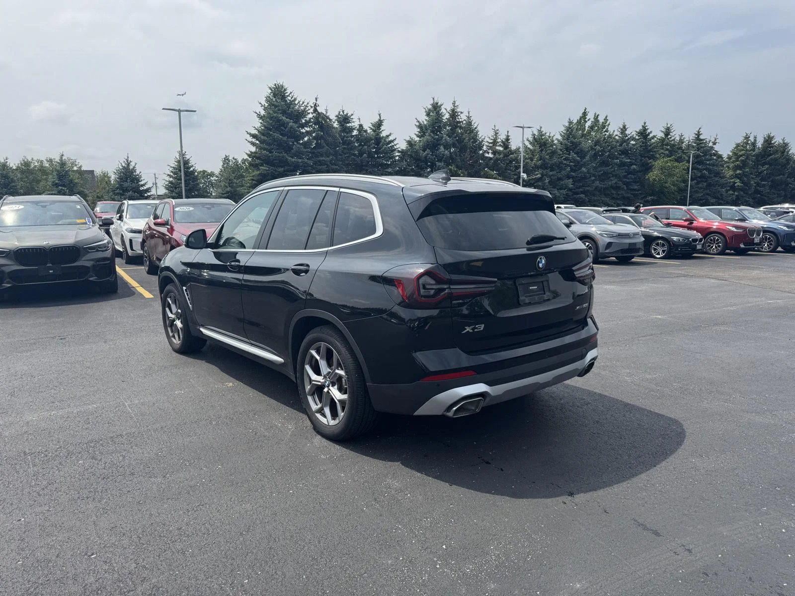 Used 2023 Jet Black BMW xDrive30i image 6