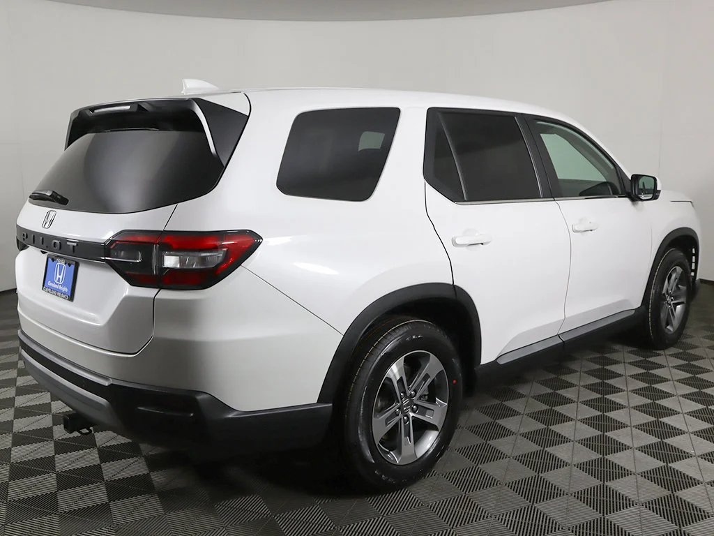 2025 Honda Pilot EX-L - Photo 10