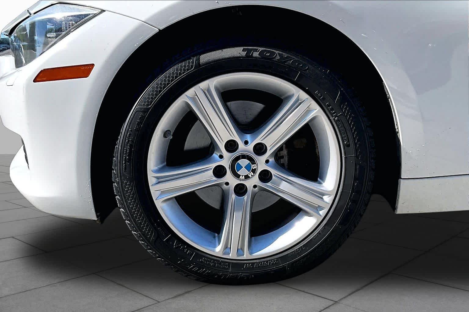 Used 2013 Alpine White BMW 328i xDrive image 11