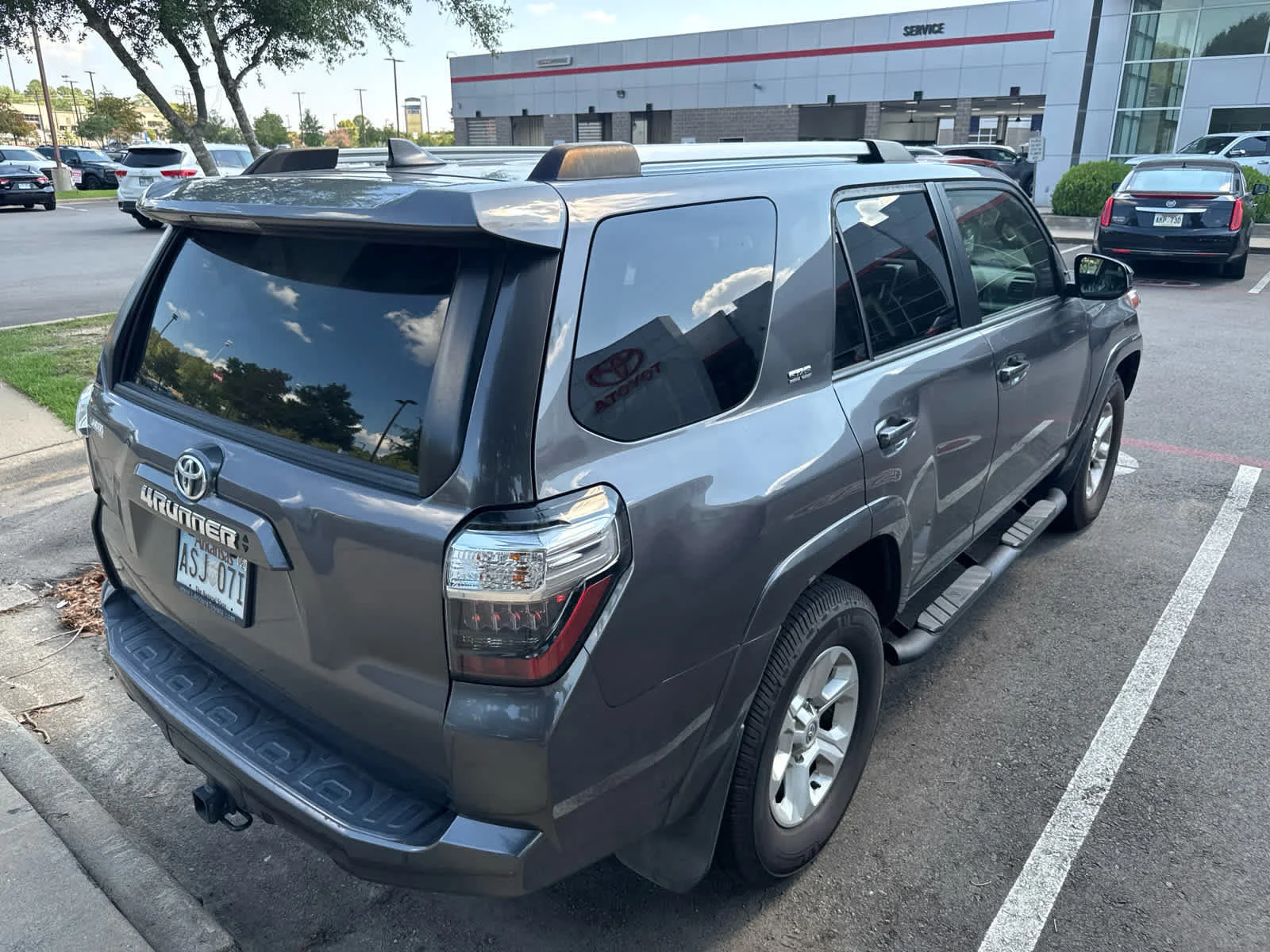 Used 2022 Magnetic Gray Metallic Toyota SR5 image 6