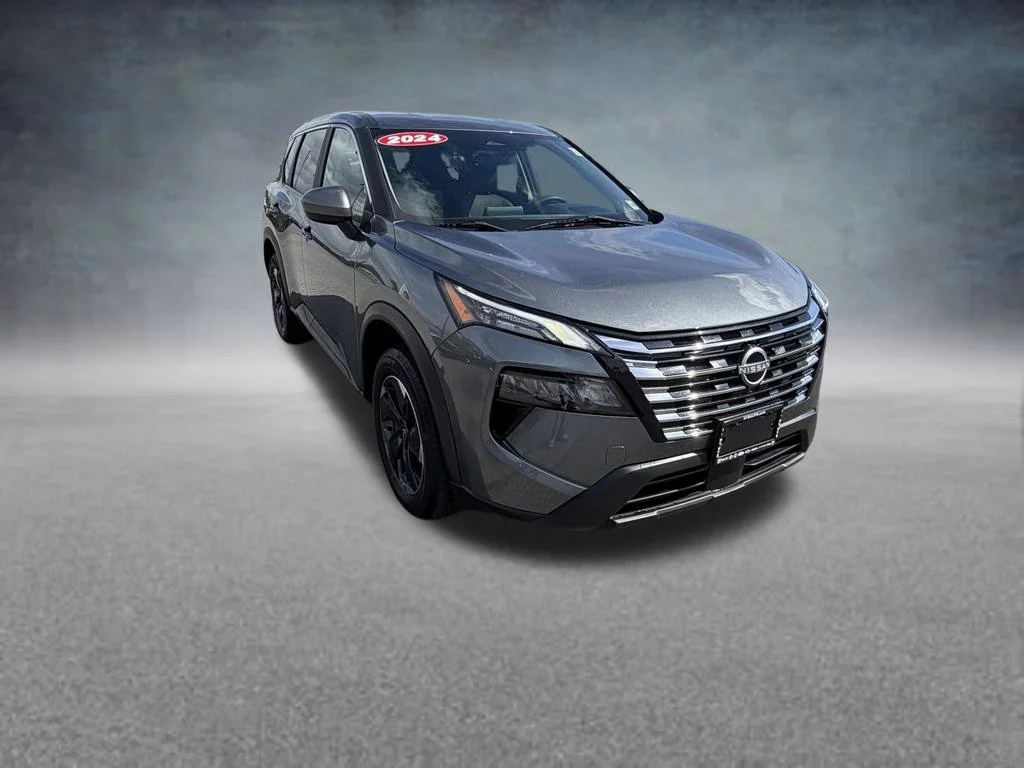 Used 2024 Gray Nissan SV image 8