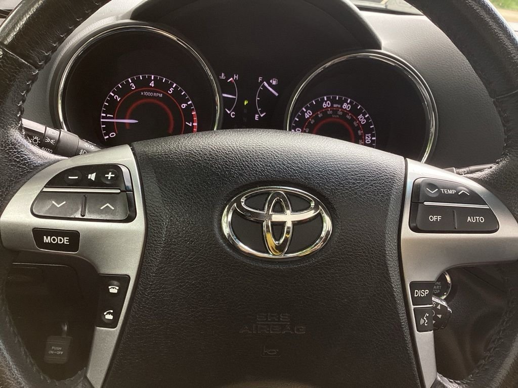 Used 2013 White Toyota Limited image 18