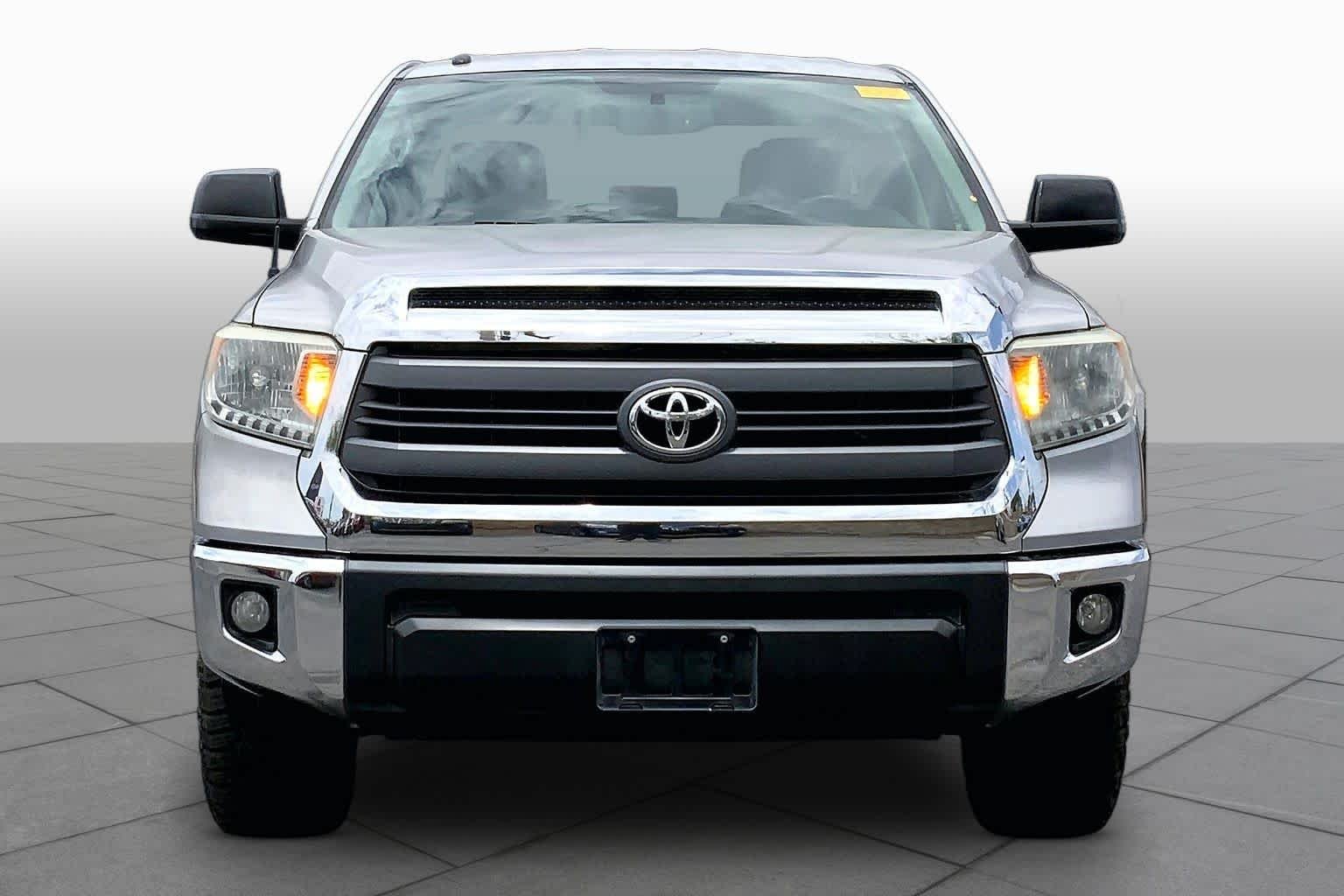 Used 2015 Silver Sky Metallic Toyota SR5 image 4