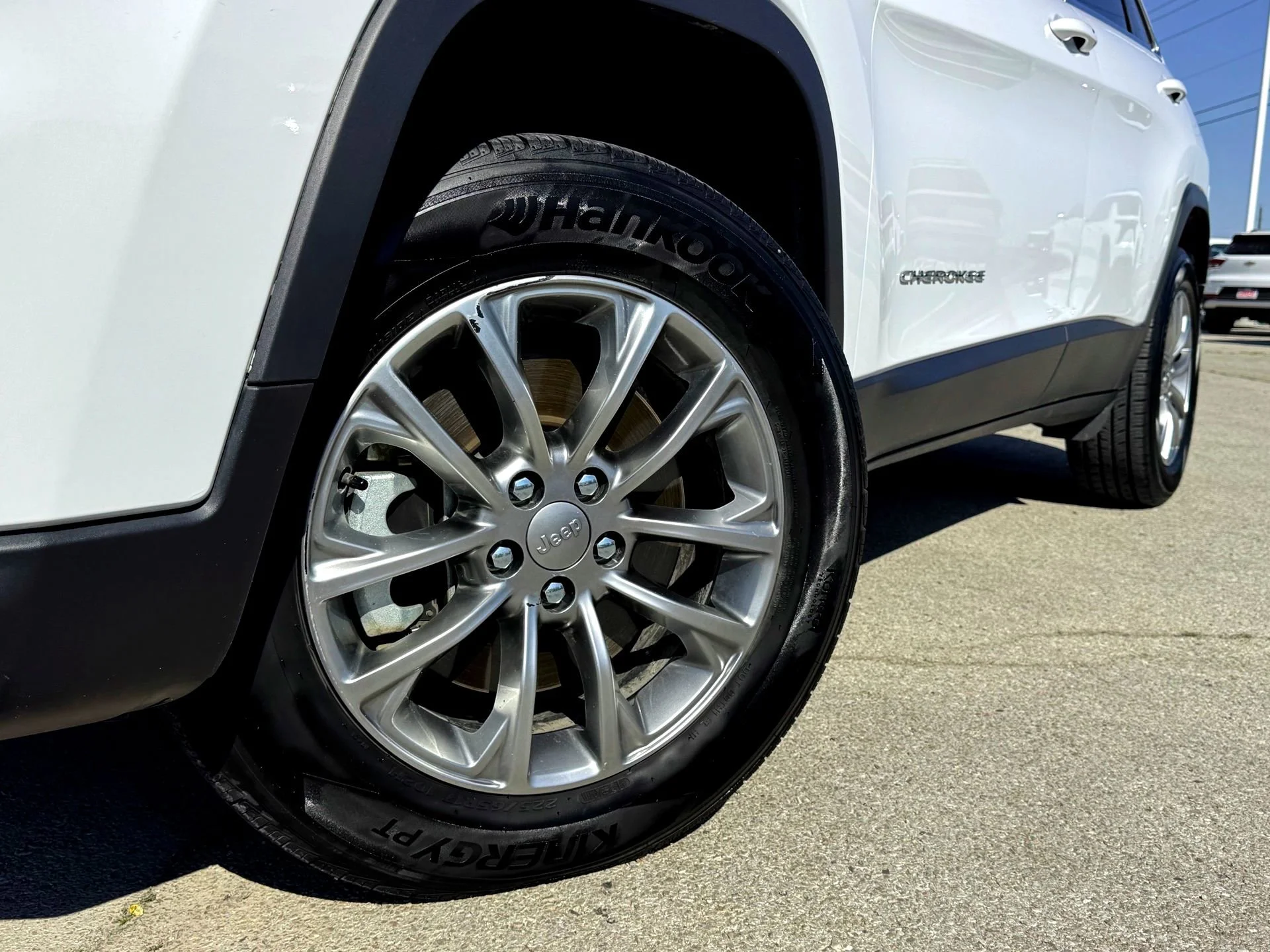 Used 2022 Jeep Cherokee Latitude Lux with VIN 1C4PJMMX7ND500439 for sale in Hutto, TX