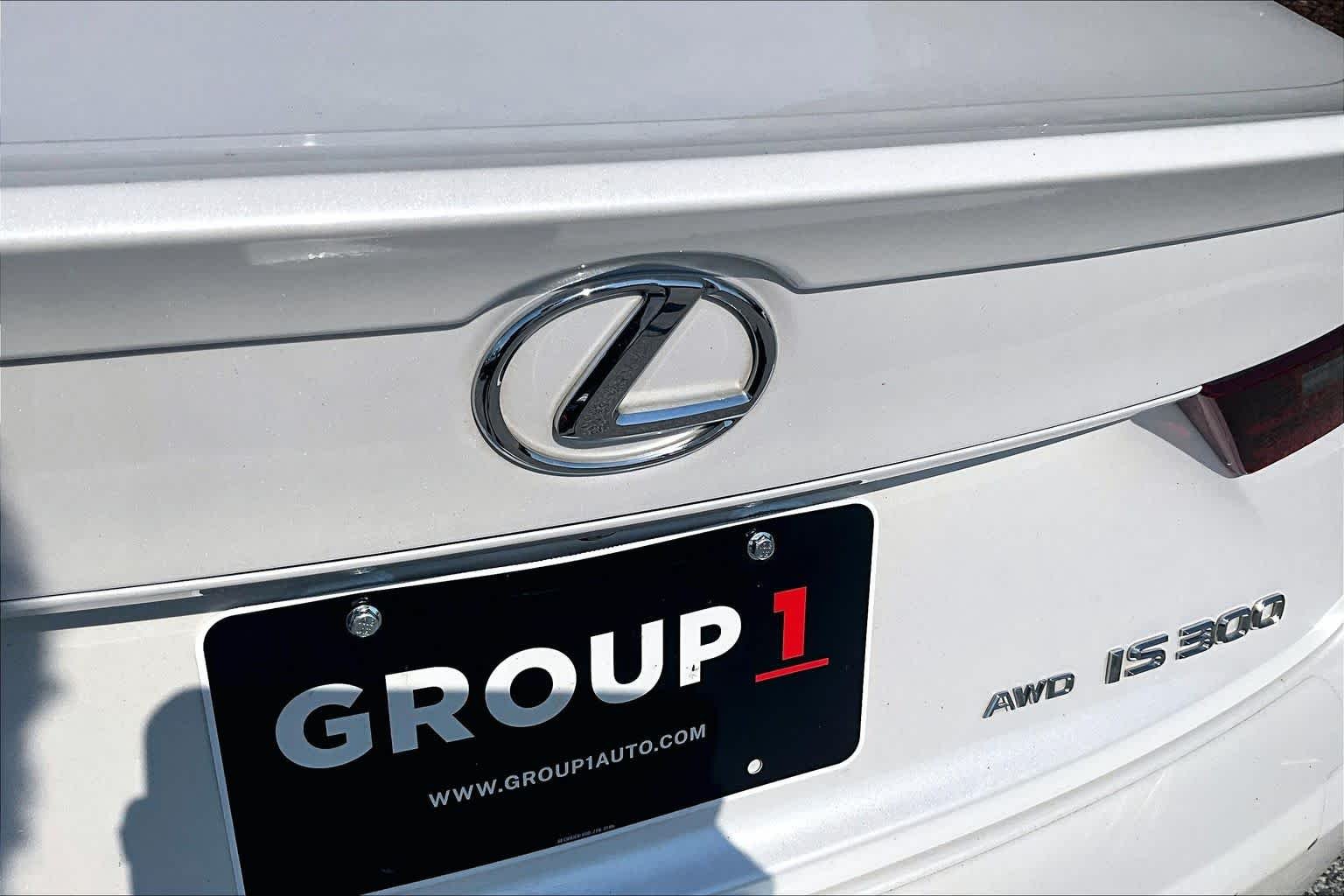Used 2016 Eminent White Pearl Lexus  image 31