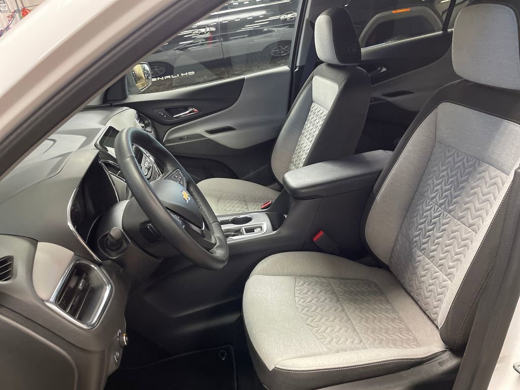 Used 2024 Summit White Chevrolet LT image 14