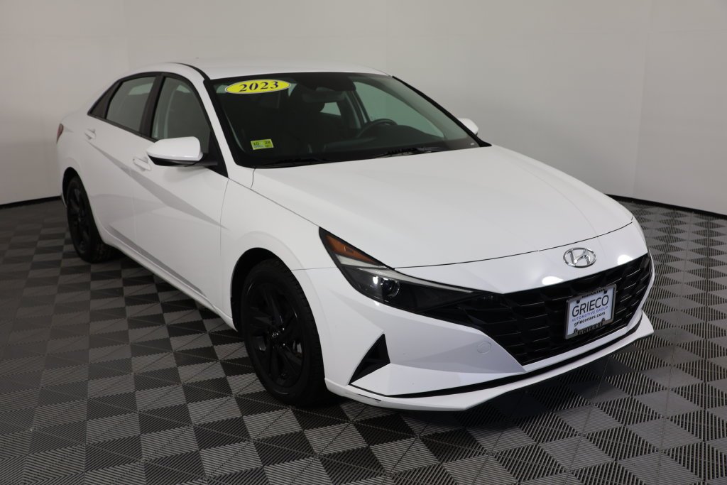 Used 2023 White Hyundai Blue image 1