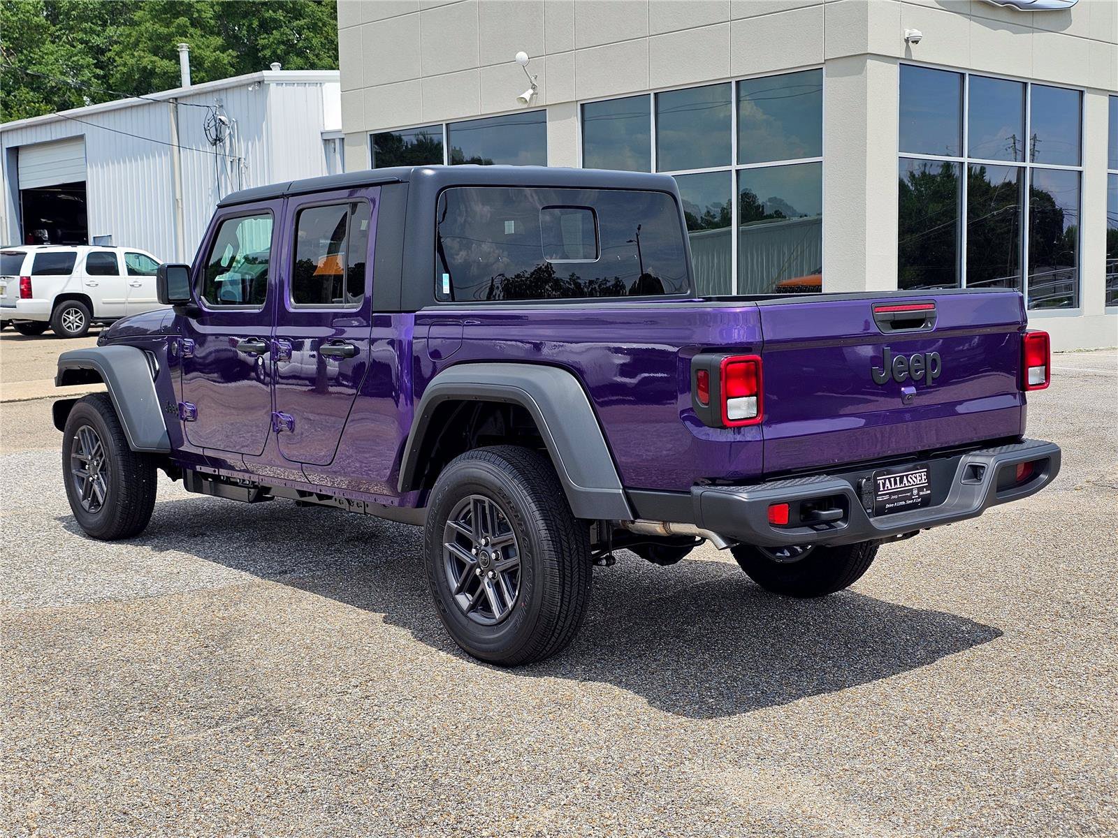 New 2026 Reign Jeep Sport S image 13