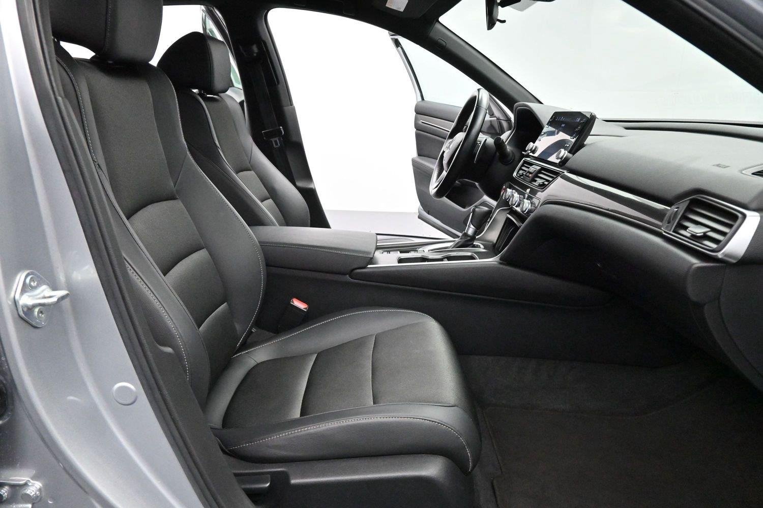 Used 2022 Lunar Silver Metallic Honda Sport image 30