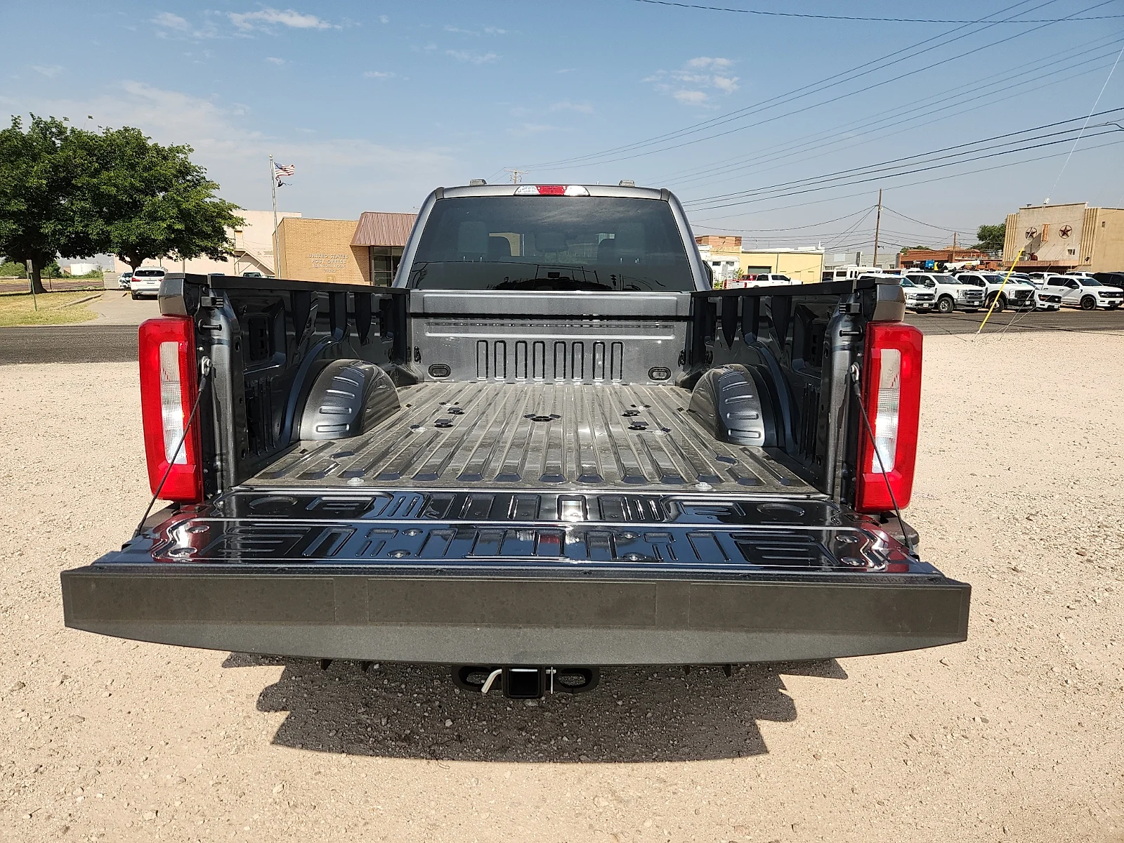 New 2026 Carbonized Gray Metallic Ford XLT image 12