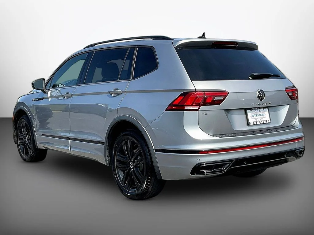 Used 2022 Pyrite Silver Metallic Volkswagen 2.0T SE R-Line Black image 4