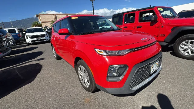 Used 2022 Red Kia LX image 4