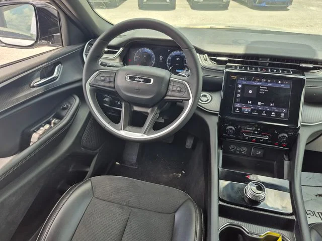 Used 2025 Silver Jeep Altitude image 15