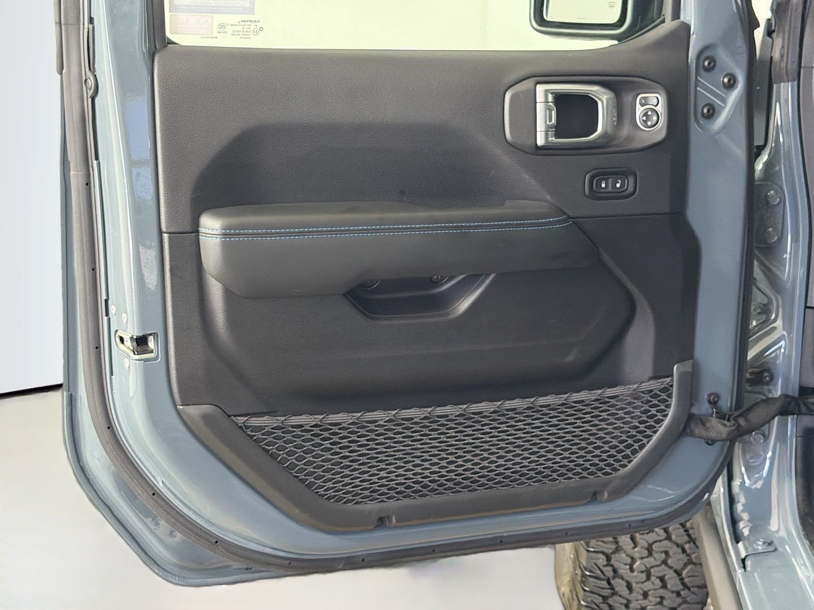 Used 2025 Anvil Clear Coat Jeep Rubicon 4xe image 20