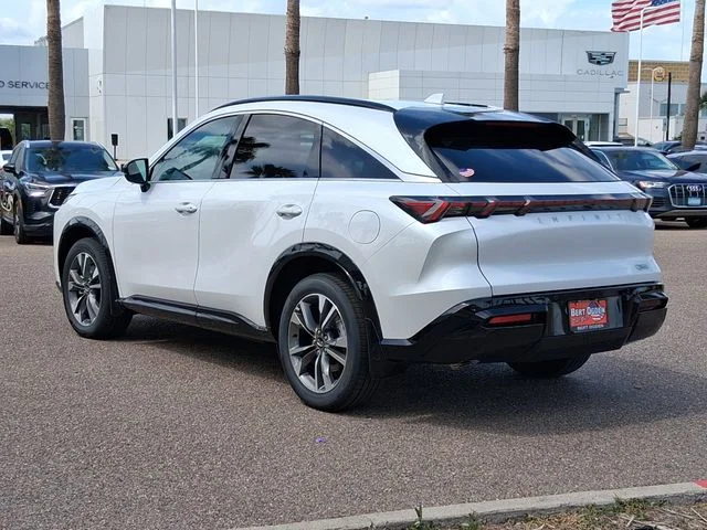 New 2027 RADIANT WHITE INFINITI Luxe AWD image 4
