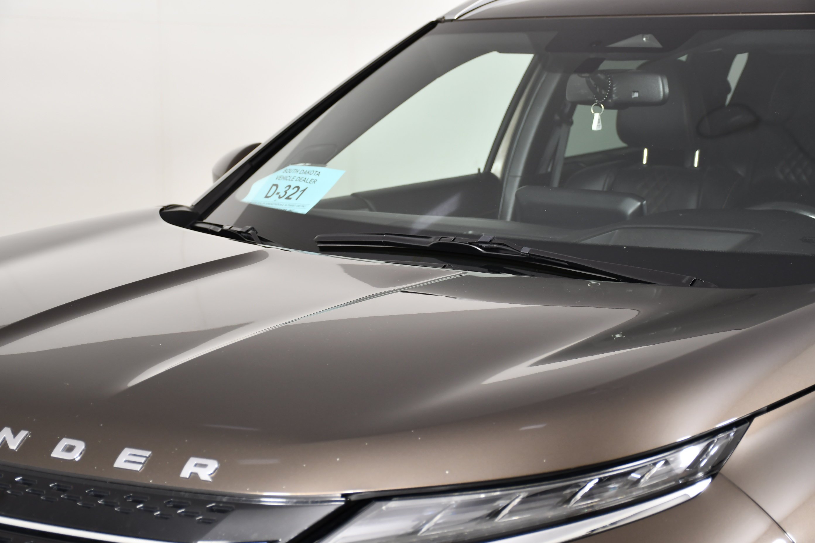 Used 2022 Deep Bronze Metallic Mitsubishi SEL image 12