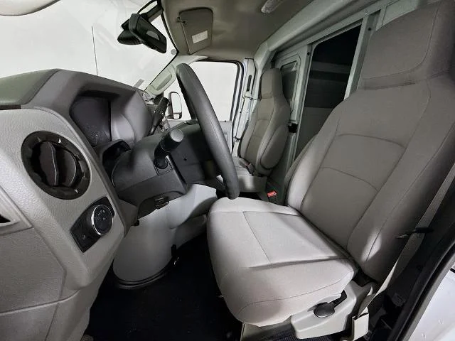 New 2026 Oxford White Ford E-350 SRW image 46