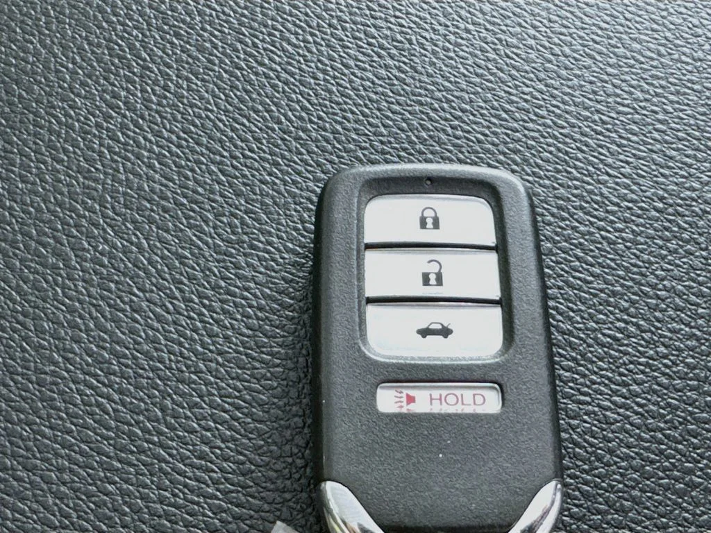Used 2014 White Honda EX-L image 36