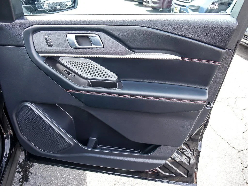 Used 2026 Agate Black Metallic Ford ST image 32