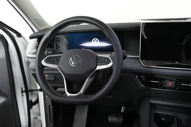 New 2026 Pure White Volkswagen SE image 3