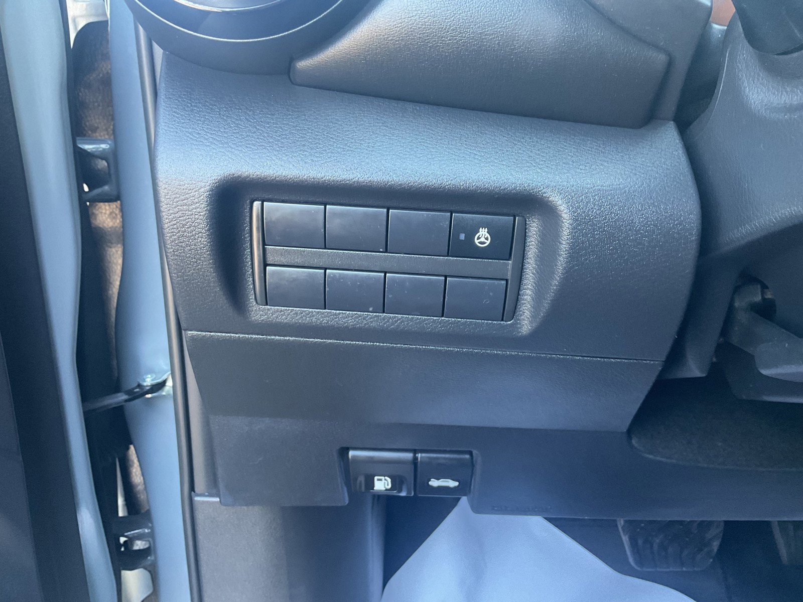 Used 2022 Boulder Gray Pearl Nissan SR image 22