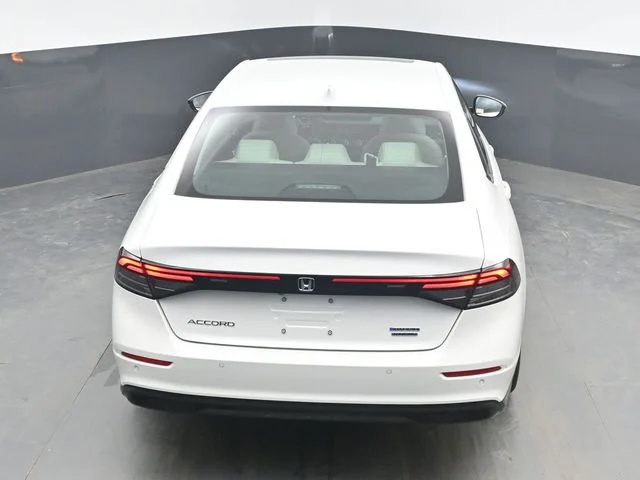 New 2026 Platinum White Pearl Honda Touring Hybrid image 41